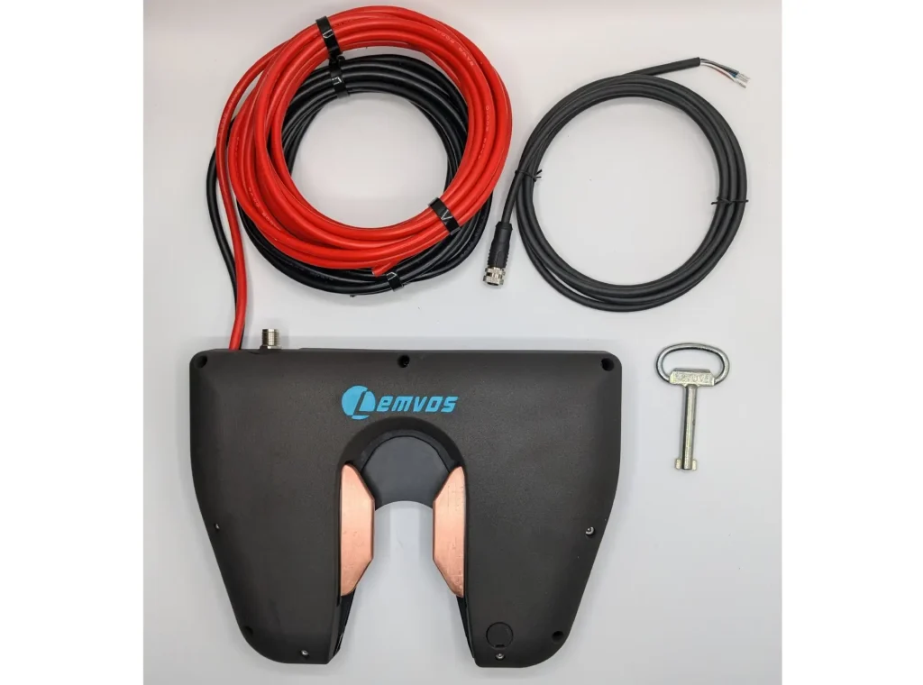 DockMaster USV-mounted latch